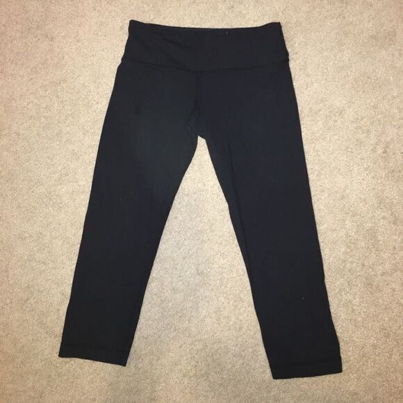 Lululemon Black Capri Leggings - Picture 1 of 6